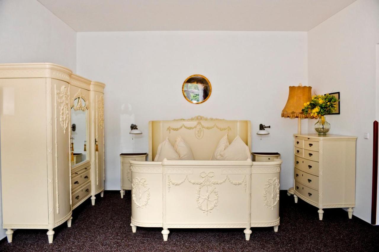 Hotel Cisar Ferdinand 로케트 외부 사진