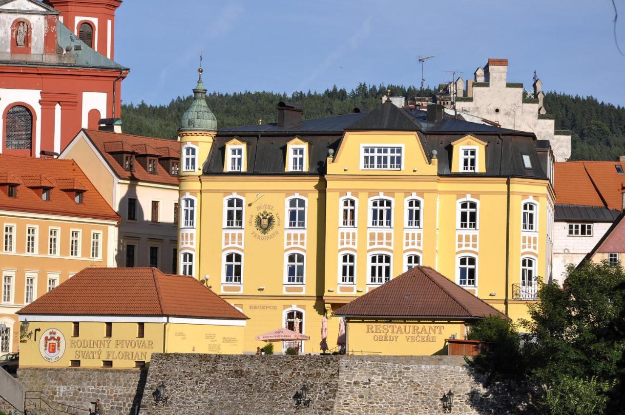 Hotel Cisar Ferdinand 로케트 외부 사진