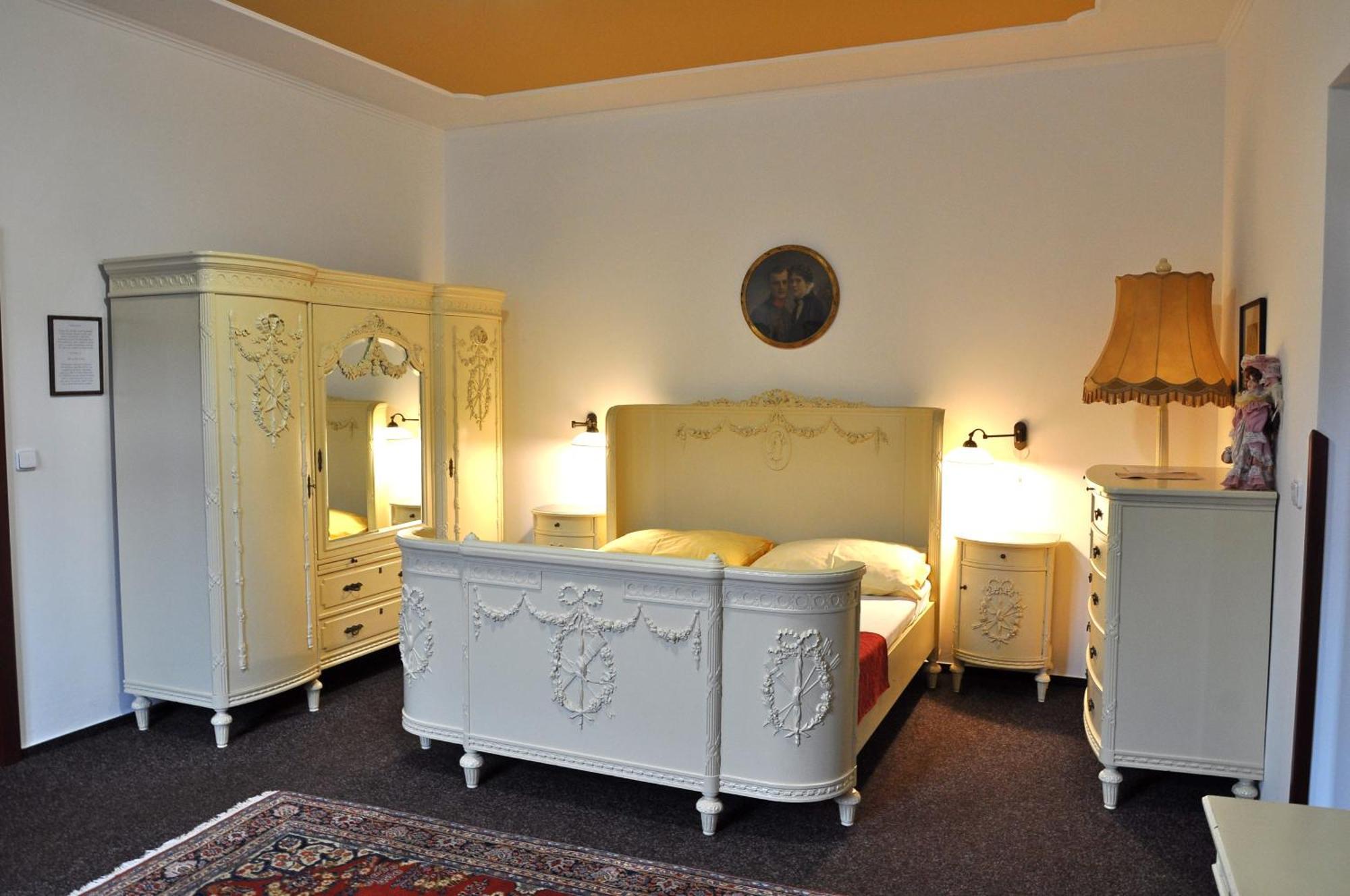 Hotel Cisar Ferdinand 로케트 외부 사진